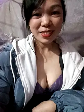 Snapshot of Tary_toot chatting on November 24, 10:59 am Tary toot online show from November 24, 10:59 am