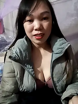 Snapshot of Tary_toot chatting on November 28, 2:36 am Tary toot online show from November 28, 2:36 am