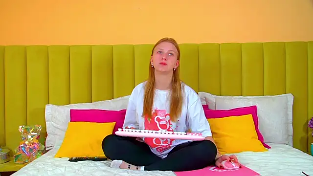 BeatriceBinoche online show from September 27, 6:29 am