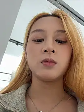 yuki june online show from November 4, 9:30 am