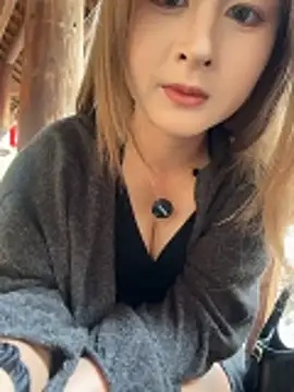 Snapshot of yuki_june chatting on March 6, 8:33 am yuki june online show from March 6, 8:33 am