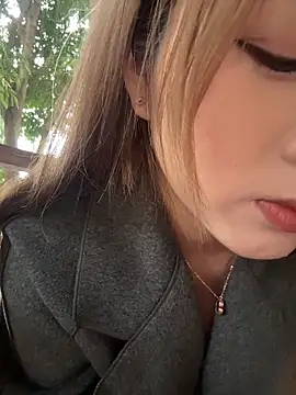 Snapshot of yuki_june chatting on March 8, 9:02 am yuki june online show from March 8, 9:02 am