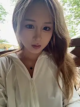 Snapshot of yuki_june chatting on April 21, 8:09 am yuki june online show from April 21, 8:09 am