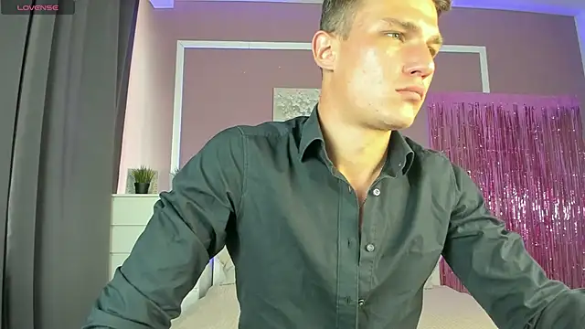 AdamGold01 online show from September 18, 8:16 am