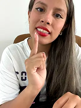 EMILIIA RICHTER   online show from October 9, 6:39 pm