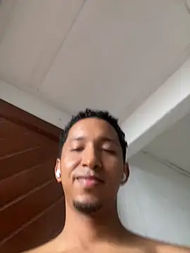 Rogers cum  online show from February 7, 9:29 pm