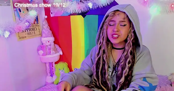 NekoWaifu online show from December 16, 1:38 pm