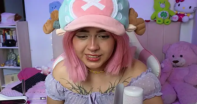 Snapshot of NekoWaifu chatting on February 21, 1:56 pm NekoWaifu online show from February 21, 1:56 pm