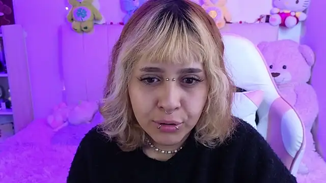 Snapshot of NekoWaifu chatting on March 9, 1:59 pm NekoWaifu online show from March 9, 1:59 pm