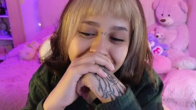 Snapshot of NekoWaifu chatting on March 18, 2:31 pm NekoWaifu online show from March 18, 2:31 pm