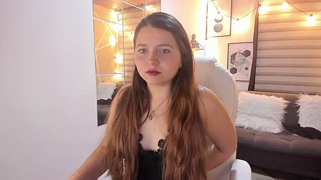 Snapshot of sophiee09_ chatting on October 8, 1:53 pm sophiee09 online show from October 8, 1:53 pm