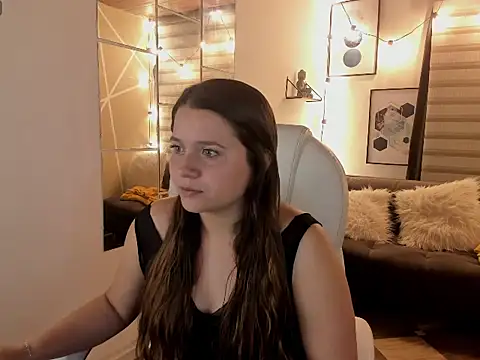 Snapshot of sophiee09_ chatting on October 15, 2:33 am sophiee09 online show from October 15, 2:33 am