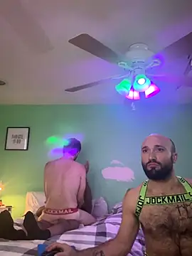 Snapshot of versatilevortex chatting on October 12, 8:08 pm versatilevortex online show from October 12, 8:08 pm