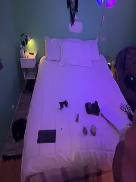 Snapshot of versatilevortex chatting on October 20, 1:17 am versatilevortex online show from October 20, 1:17 am