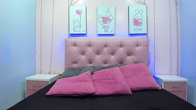 Snapshot of Issaa_Tyler chatting on October 16, 3:18 am Issaa Tyler online show from October 16, 3:18 am