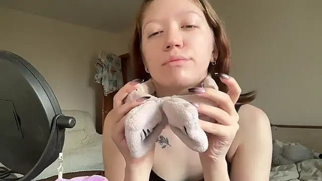 MargarettNewbie online show from September 22, 4:03 am