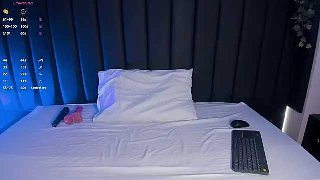 Snapshot of Cristina_joy chatting on October 23, 12:26 pm Cristina joy online show from October 23, 12:26 pm