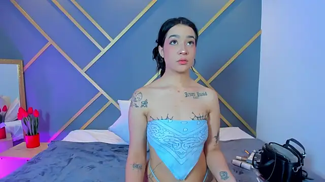 Emma Johanson online show from September 18, 9:39 pm