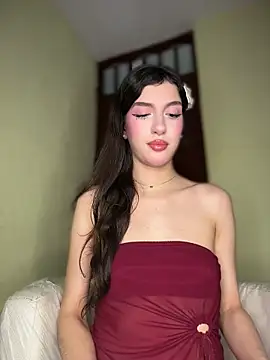 Emily-hottson online show from June 13, 12:30 am