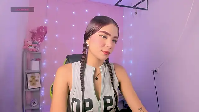 Snapshot of ashlysmith_01 chatting on October 1, 3:56 am ashlysmith 01 online show from October 1, 3:56 am