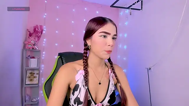 Snapshot of ashlysmith_01 chatting on October 24, 12:41 am ashlysmith 01 online show from October 24, 12:41 am