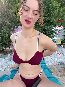 CurlyChloe online show from July 20, 5:00 am