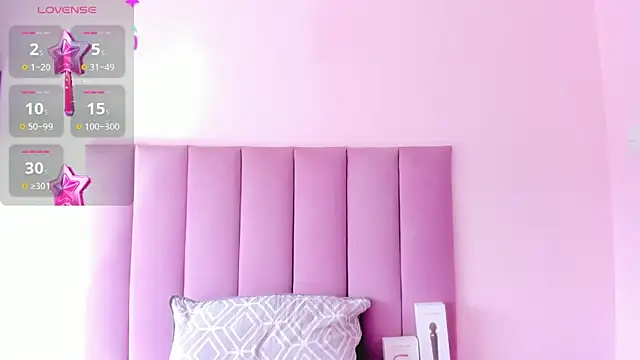 Snapshot of HoollyHendrix chatting on September 26, 7:40 pm HoollyHendrix online show from September 26, 7:40 pm