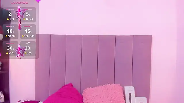 Snapshot of HoollyHendrix chatting on October 8, 7:55 pm HoollyHendrix online show from October 8, 7:55 pm