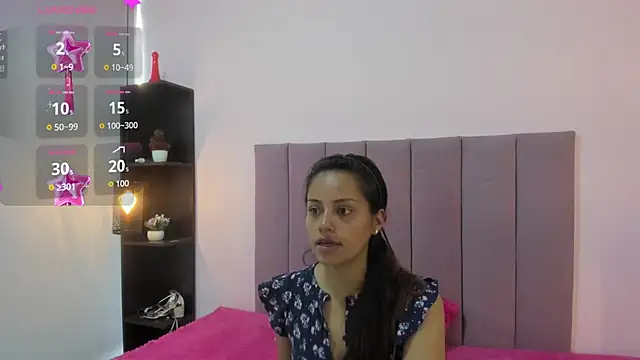 Snapshot of HoollyHendrix chatting on October 10, 8:08 pm HoollyHendrix online show from October 10, 8:08 pm