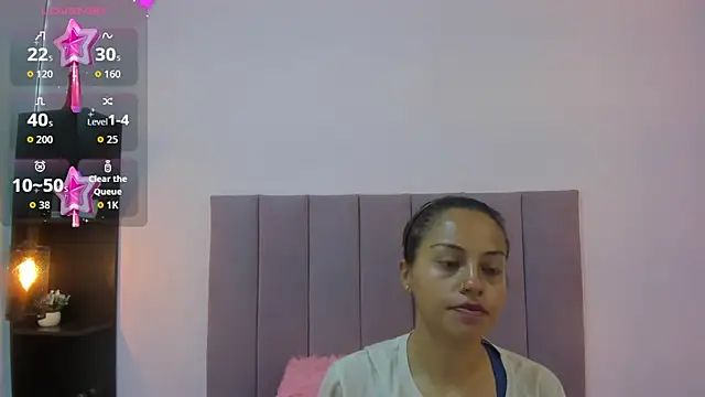 Snapshot of HoollyHendrix chatting on October 17, 8:11 pm HoollyHendrix online show from October 17, 8:11 pm