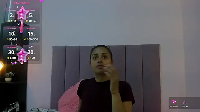 Snapshot of HoollyHendrix chatting on October 18, 8:20 pm HoollyHendrix online show from October 18, 8:20 pm