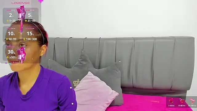 Snapshot of HoollyHendrix chatting on October 30, 8:31 pm HoollyHendrix online show from October 30, 8:31 pm