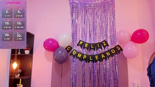 Snapshot of HoollyHendrix chatting on November 1, 8:44 pm HoollyHendrix online show from November 1, 8:44 pm