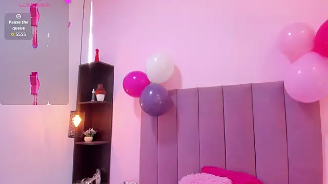 Snapshot of HoollyHendrix chatting on November 5, 8:09 pm HoollyHendrix online show from November 5, 8:09 pm