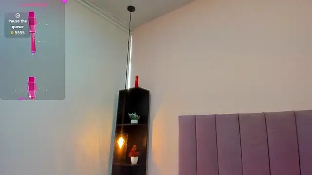 Snapshot of HoollyHendrix chatting on November 20, 8:08 pm HoollyHendrix online show from November 20, 8:08 pm