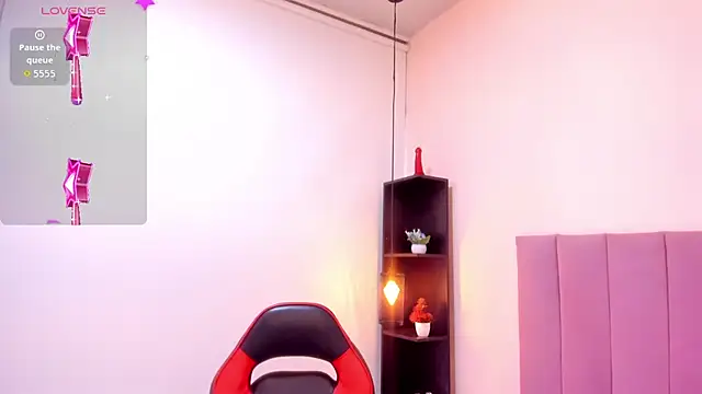 Snapshot of HoollyHendrix chatting on November 21, 8:29 pm HoollyHendrix online show from November 21, 8:29 pm