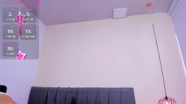 Snapshot of HoollyHendrix chatting on November 27, 8:33 pm HoollyHendrix online show from November 27, 8:33 pm