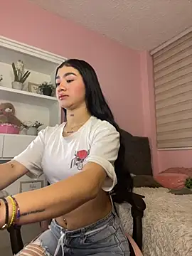 Snapshot of camila1_torres_ chatting on November 24, 11:26 pm camila1 torres online show from November 24, 11:26 pm