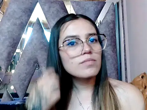 CRISTALHERRANZ online show from October 1, 9:21 pm