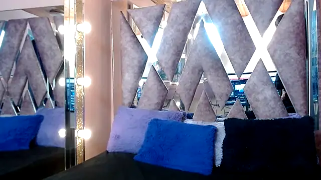 CRISTALHERRANZ online show from October 4, 2:20 am