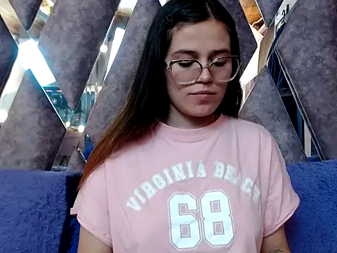 CRISTALHERRANZ online show from October 8, 11:46 pm