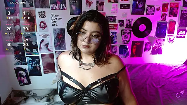 Roxy f w online show from April 28, 6:24 pm