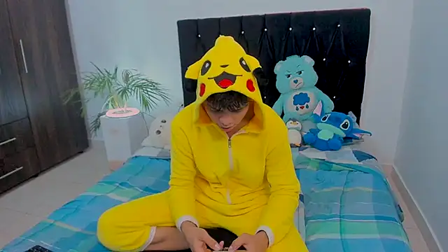 Snapshot of Zacktorres_ chatting on October 5, 11:24 pm Zacktorres online show from October 5, 11:24 pm