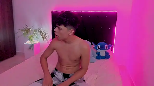 Snapshot of Zacktorres_ chatting on October 11, 10:19 pm Zacktorres online show from October 11, 10:19 pm