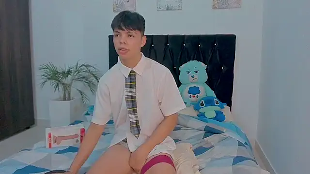 Snapshot of Zacktorres_ chatting on October 14, 10:54 pm Zacktorres online show from October 14, 10:54 pm