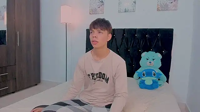 Snapshot of Zacktorres_ chatting on October 30, 7:47 pm Zacktorres online show from October 30, 7:47 pm