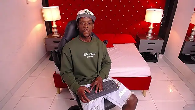 SkylerBigxxx online show from October 20, 3:29 am