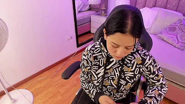 Amy Ferreira online show from February 9, 3:21 am