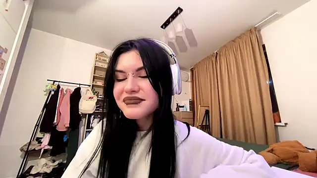 DulcieBelin online show from September 16, 9:05 pm