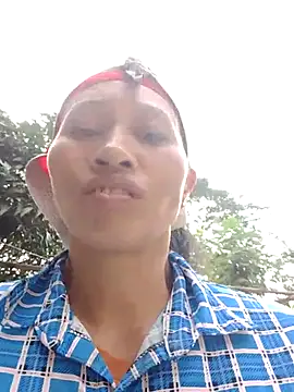 Snapshot of donna-bae chatting on December 23, 2:31 am donna-bae online show from December 23, 2:31 am